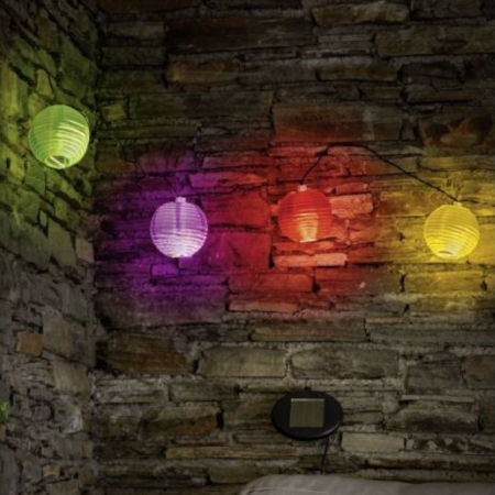 Solárne záhradné lampy